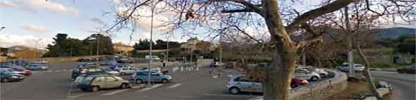 Le parking de la Poste à Ile Rousse